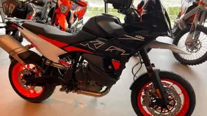 KTM 890 SMT (2023 - 25) 