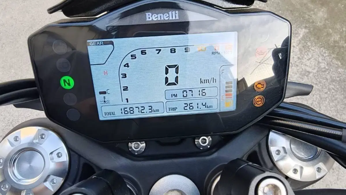 Benelli 752 S (2022 - 25)  (2)