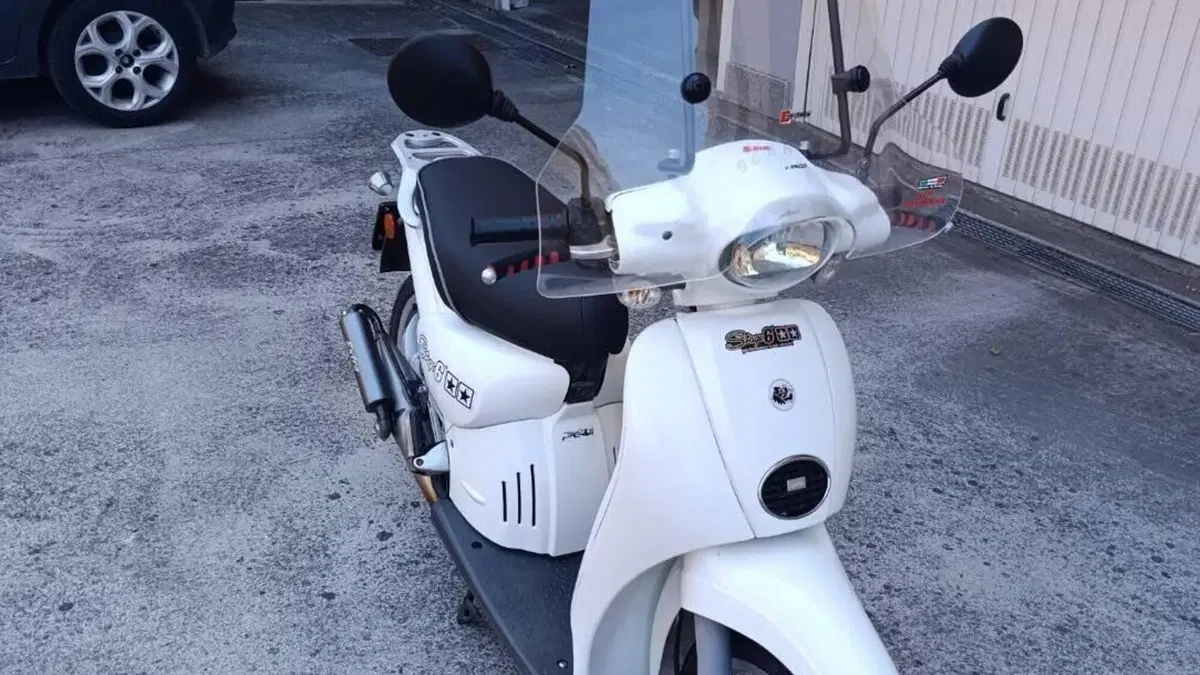 Aprilia Scarabeo 50 (2004 - 06)  (3)