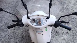 Aprilia Scarabeo 50 (2004 - 06)  (5)