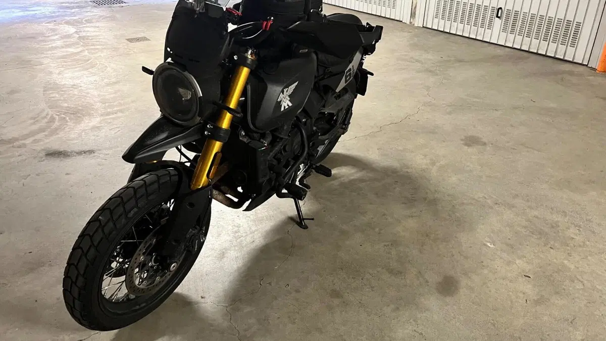 Moto Morini SEIEMMEZZO SCR (2022 - 26)  (4)