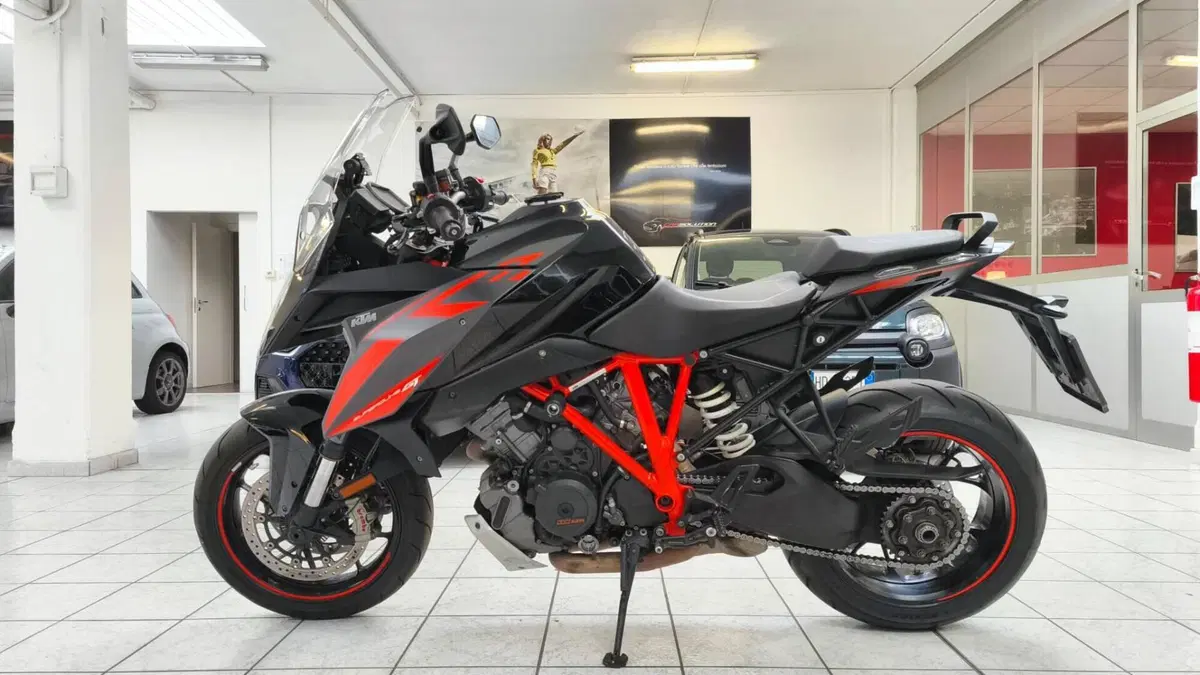 KTM 1290 Super Duke GT ABS (2016 - 18)  (2)
