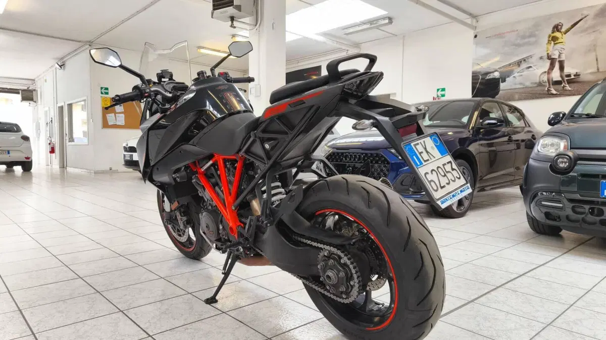 KTM 1290 Super Duke GT ABS (2016 - 18)  (3)