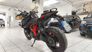 KTM 1290 Super Duke GT ABS (2016 - 18)  (3)