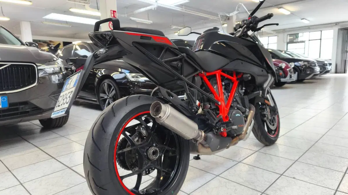 KTM 1290 Super Duke GT ABS (2016 - 18)  (4)