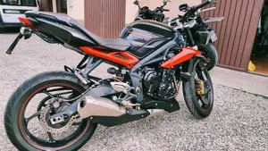 Triumph Street Triple R ABS (2013 - 17)  (2)