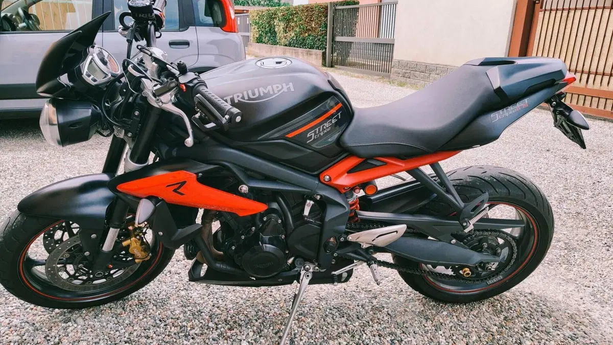 Triumph Street Triple R ABS (2013 - 17)  (4)