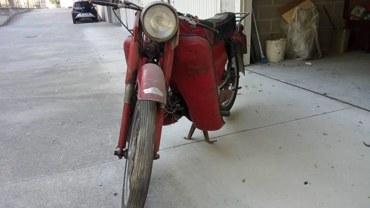 Moto Guzzi   (2)