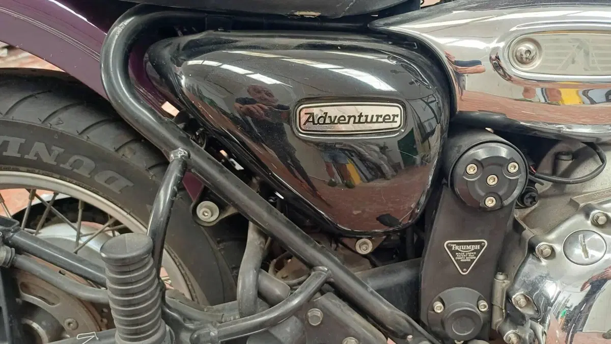 Triumph Adventurer 900  (5)