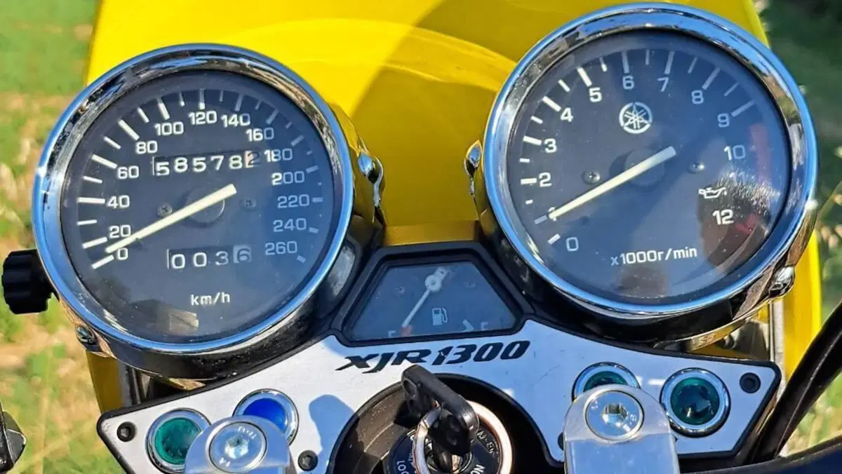 Yamaha XJR 1300 SP (1999 - 04)  (2)