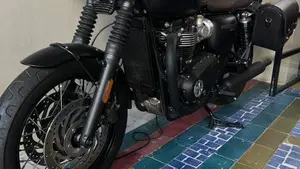 Triumph Bonneville T120 (2016 - 20)  (2)
