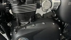 Triumph Bonneville T120 (2016 - 20)  (8)