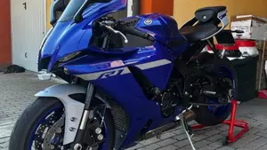 Yamaha YZF R1 (2020 - 25) 