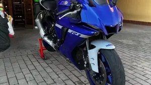 Yamaha YZF R1 (2020 - 25)  (2)