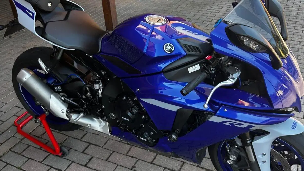 Yamaha YZF R1 (2020 - 25)  (3)