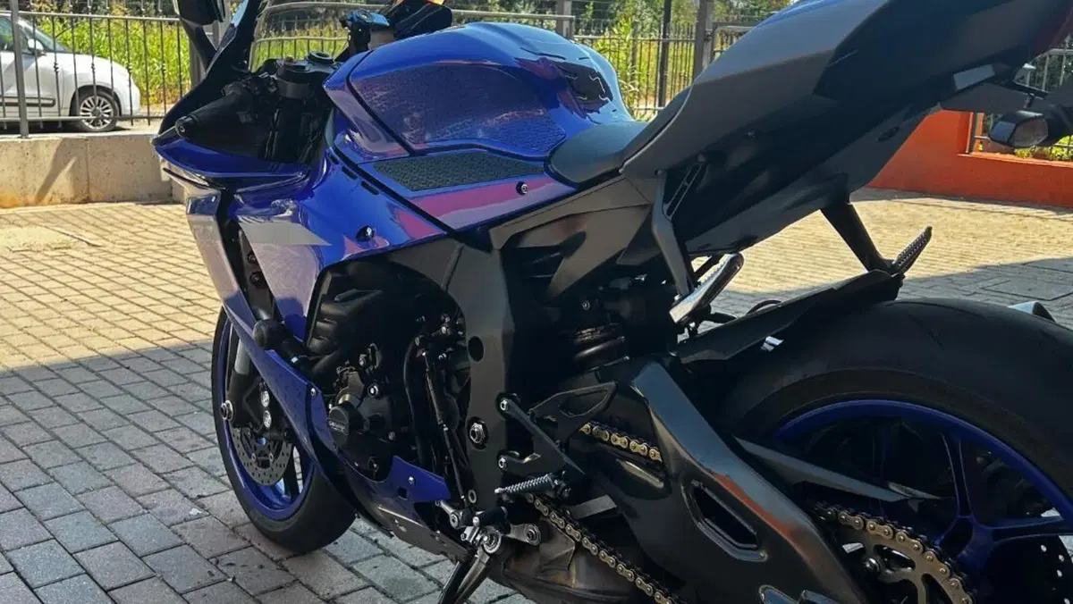 Yamaha YZF R1 (2020 - 25)  (4)