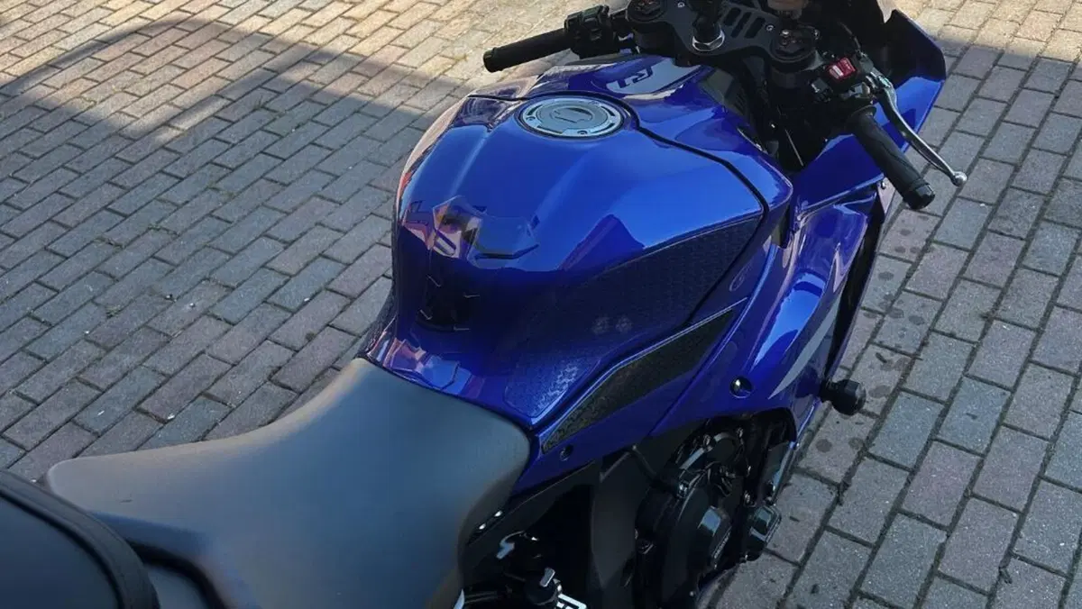 Yamaha YZF R1 (2020 - 25)  (5)