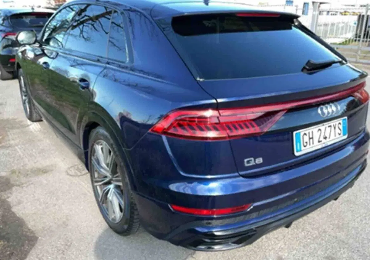 Audi Q8 50 S line edition quattro (2)