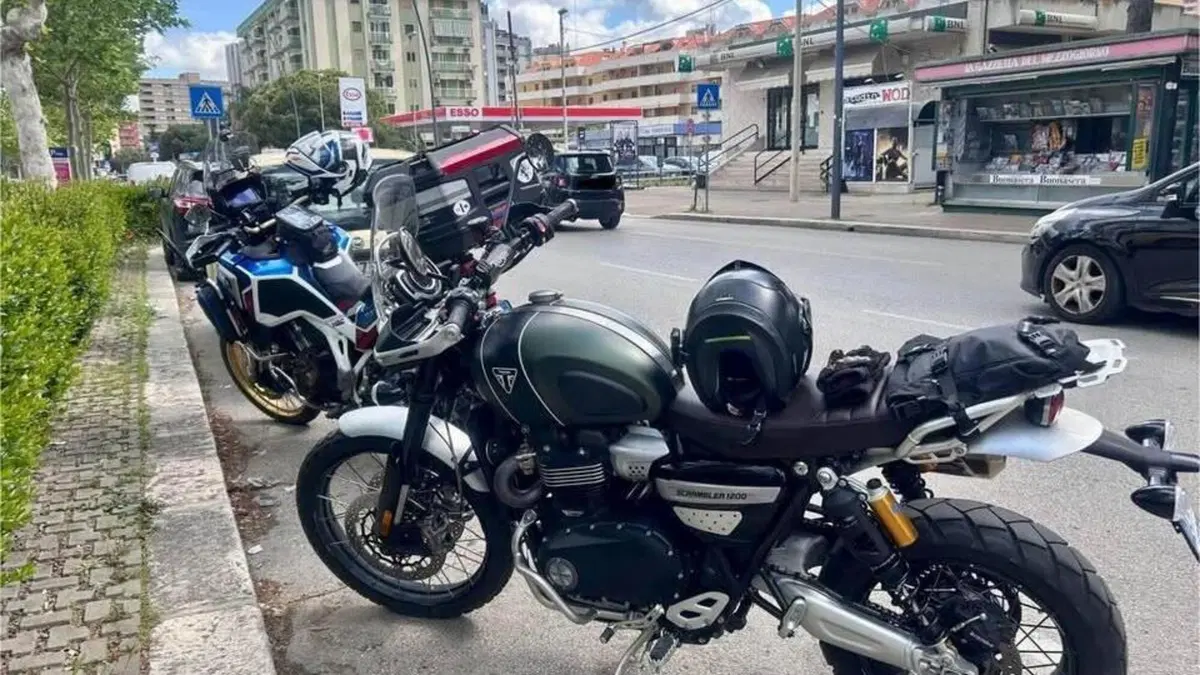 Triumph Scrambler 1200 XC (2021 - 23)  (2)