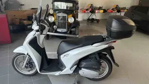 Honda SH 150i ABS (2013 - 16)  (4)