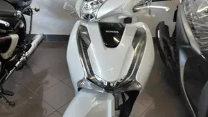 Honda SH 150i (2017 - 19)  (2)