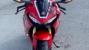 Honda CBR 1000 RR Fireblade (2017 - 19)  (2)