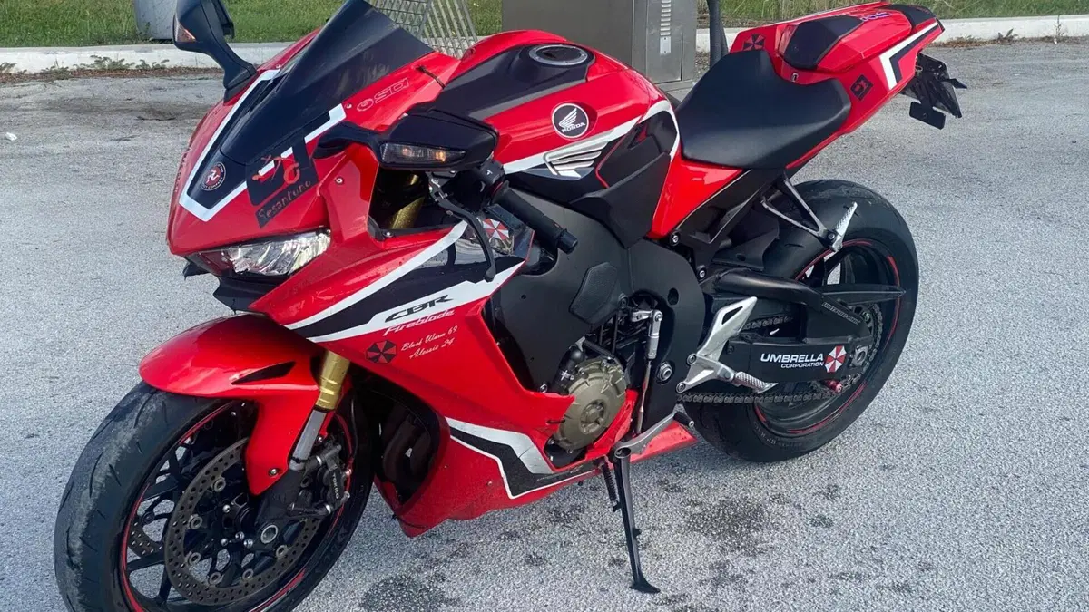 Honda CBR 1000 RR Fireblade (2017 - 19)  (3)
