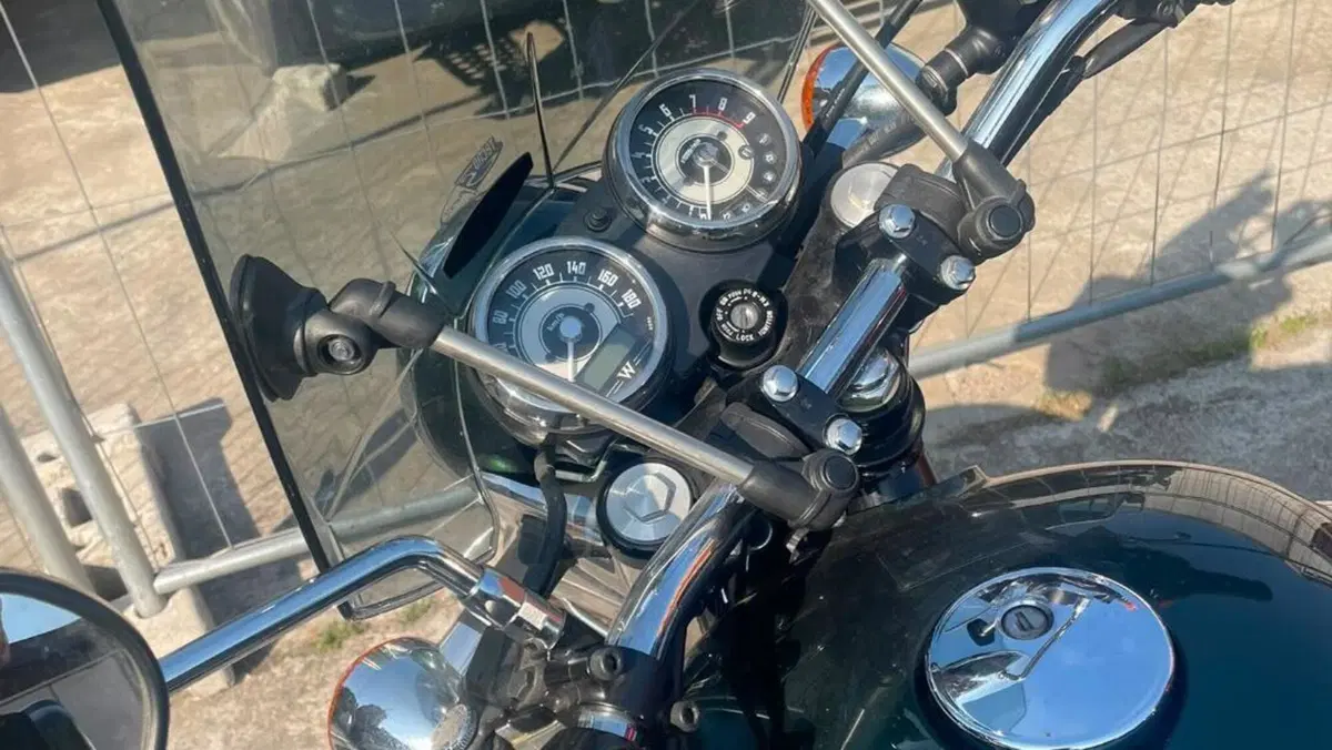 Kawasaki W 800 (2010 - 17)  (5)