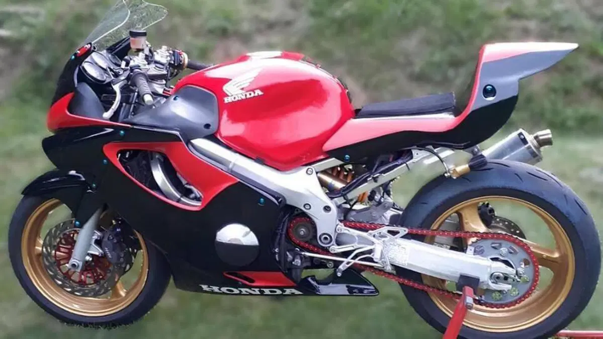 Honda CBR 600 F (1999 - 00) 