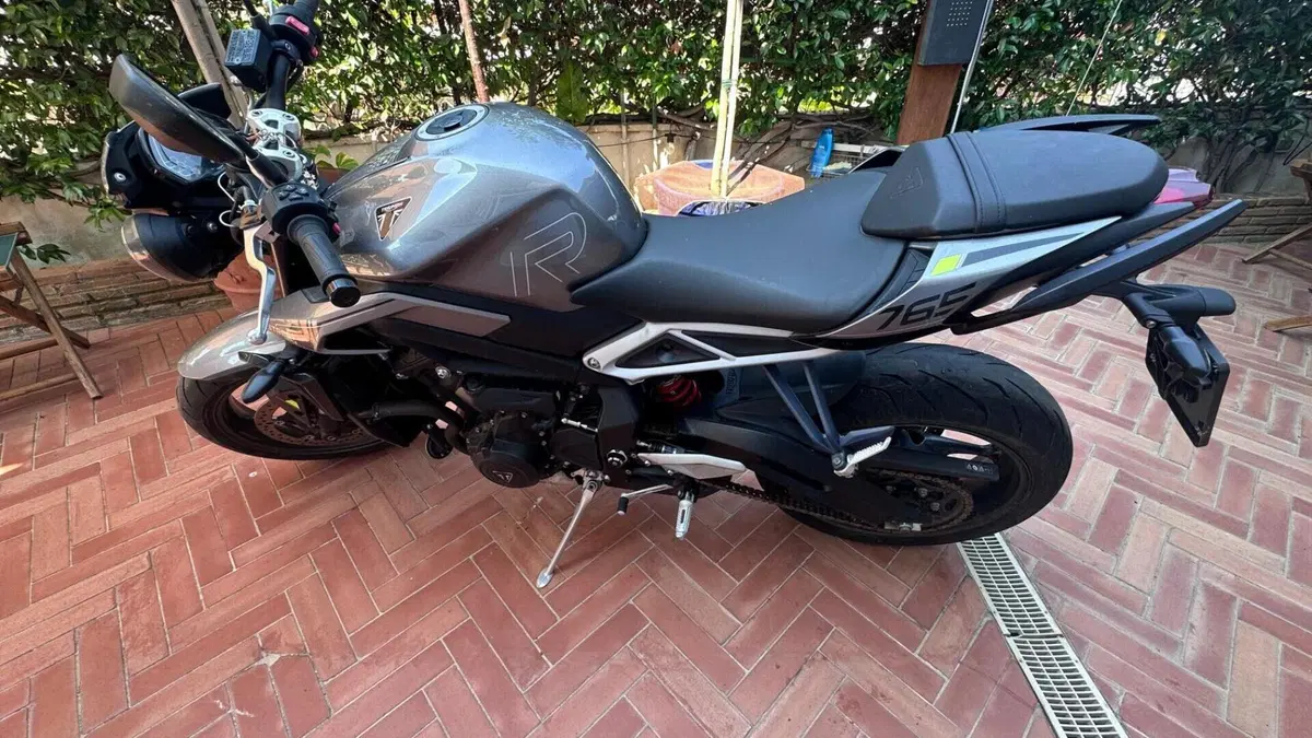 Triumph Street Triple 765 R (2023 - 26)  (5)