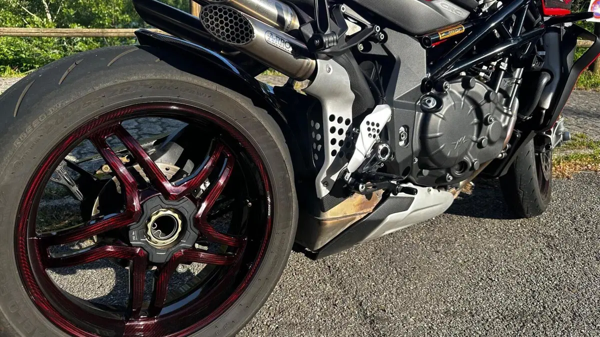 MV Agusta Brutale 1000 RR (2020)  (2)
