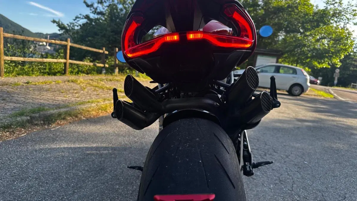MV Agusta Brutale 1000 RR (2020)  (8)