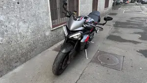 Triumph Street Triple R (2013 - 14) 
