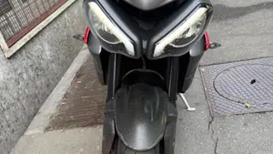 Triumph Street Triple R (2013 - 14)  (2)