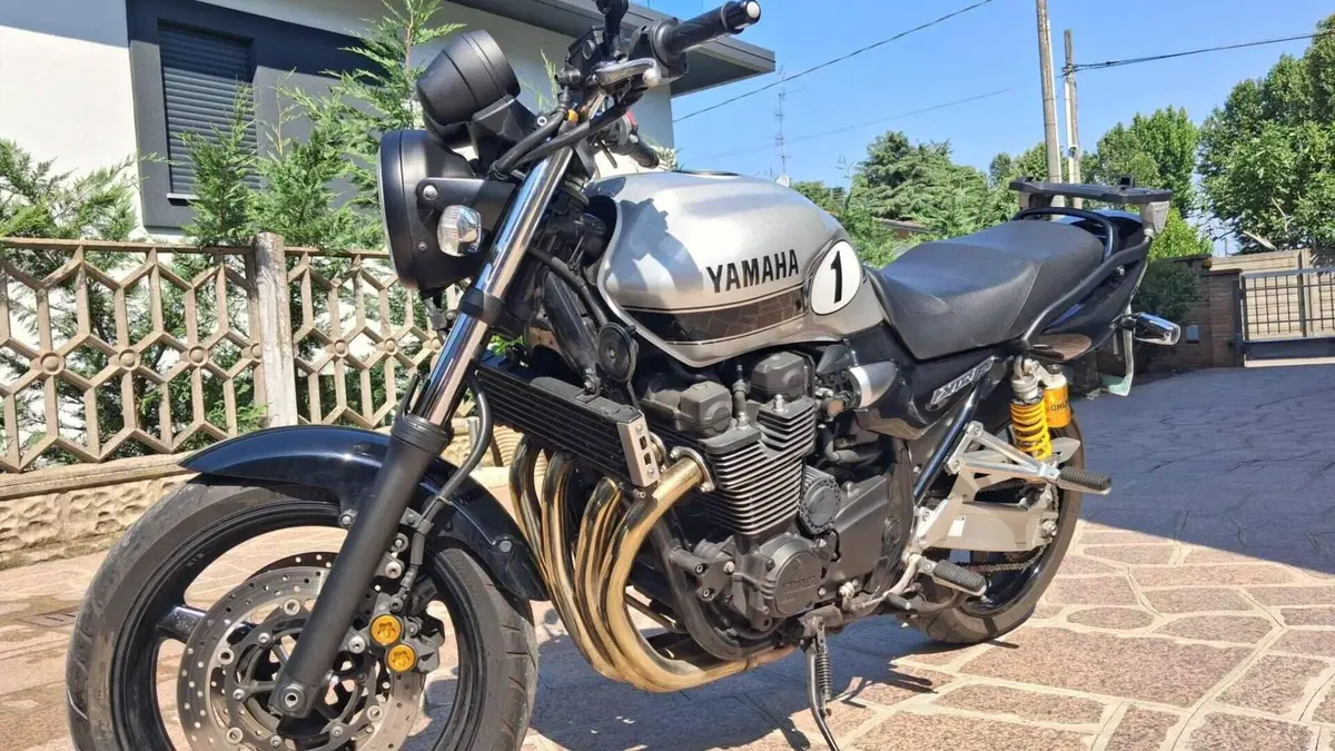 Yamaha XJR 1300 (2006 - 14)  (2)