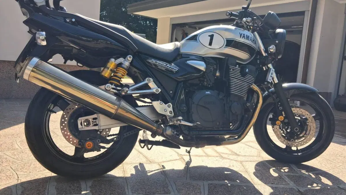 Yamaha XJR 1300 (2006 - 14)  (5)