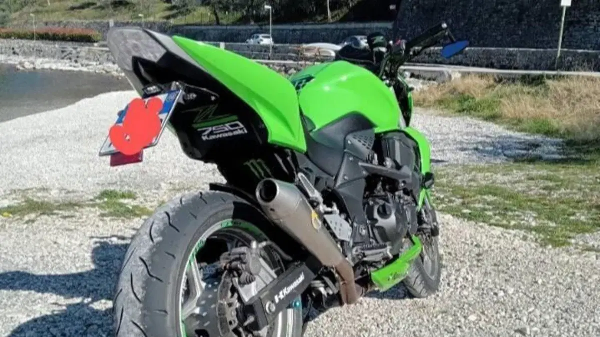 Kawasaki Z 750 (2007 - 14)  (2)