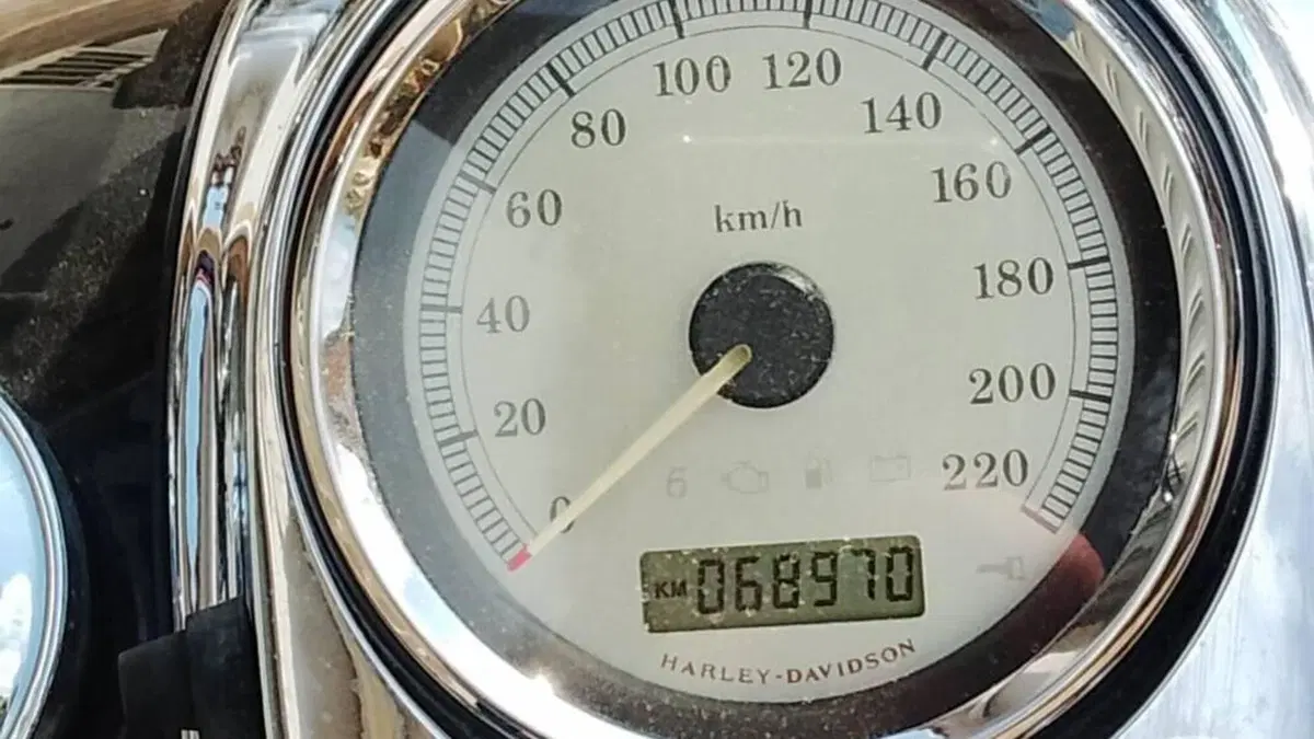 Harley-Davidson 1584 Wide Glide (2007 - 11) - FXDWG  (6)