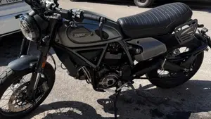 Ducati Scrambler 800 Night Shift (2021 - 22)  (2)