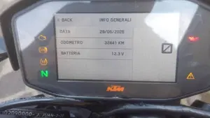 KTM 890 Duke R (2020)  (8)