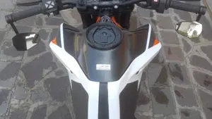 KTM 890 Duke R (2020)  (4)