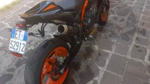 KTM 890 Duke R (2020)  (5)