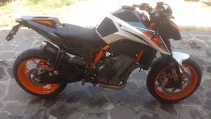 KTM 890 Duke R (2020)  (2)