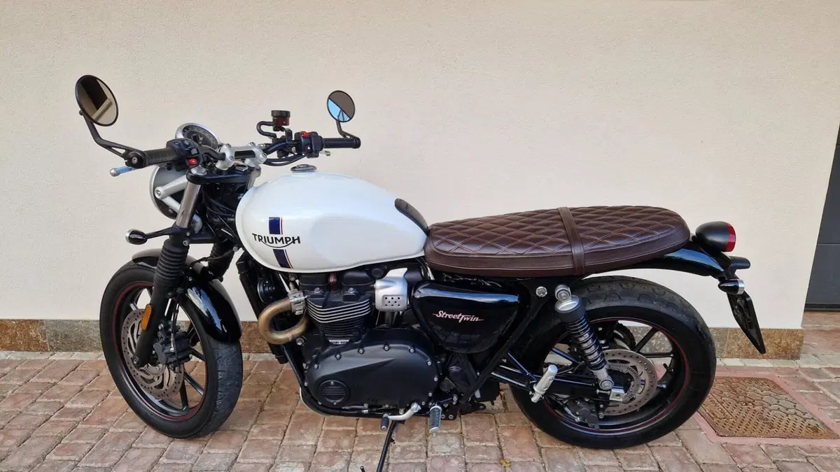 Triumph Street Twin 900 (2017 - 18) 