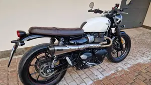 Triumph Street Twin 900 (2017 - 18)  (4)