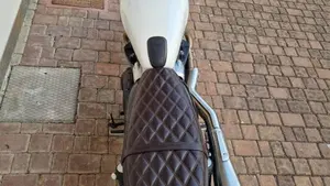 Triumph Street Twin 900 (2017 - 18)  (5)