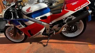 Honda VFR 400 R NC30 epoca
