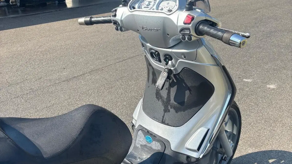 Piaggio Beverly Tourer 300  (3)
