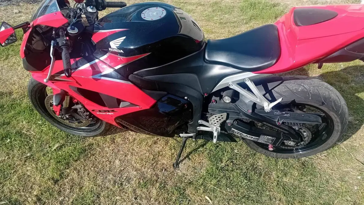 Honda CBR 600 RR (2009 - 12)  (2)