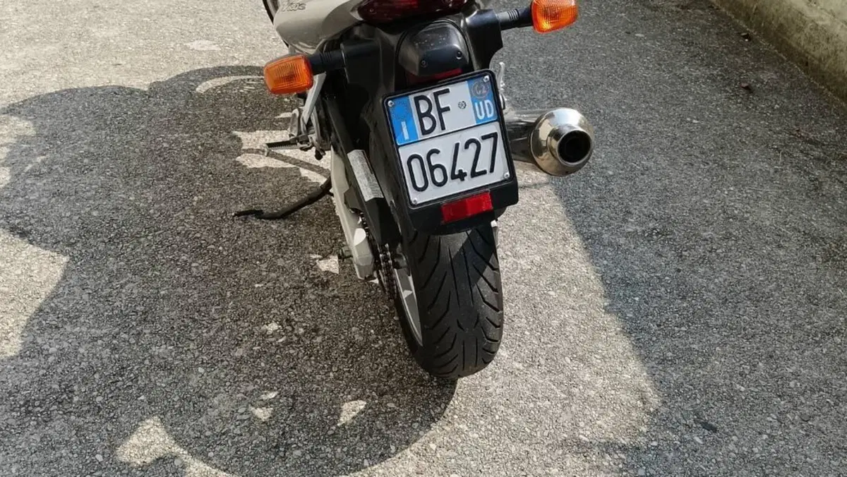 Suzuki SV 650 S (1999 - 02)  (3)